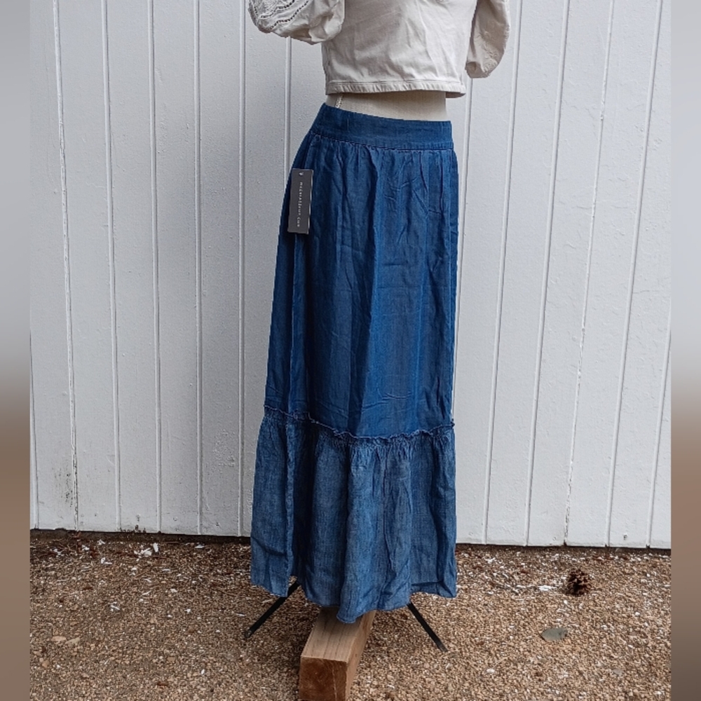 SOLD! NWT Adorable 😍 Prairiecore Maxi Skirt Denim Colored Two Toned Tiered. - Picture 15 of 15